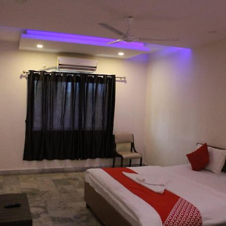 Hotel Krishna Pārdi エクステリア 写真