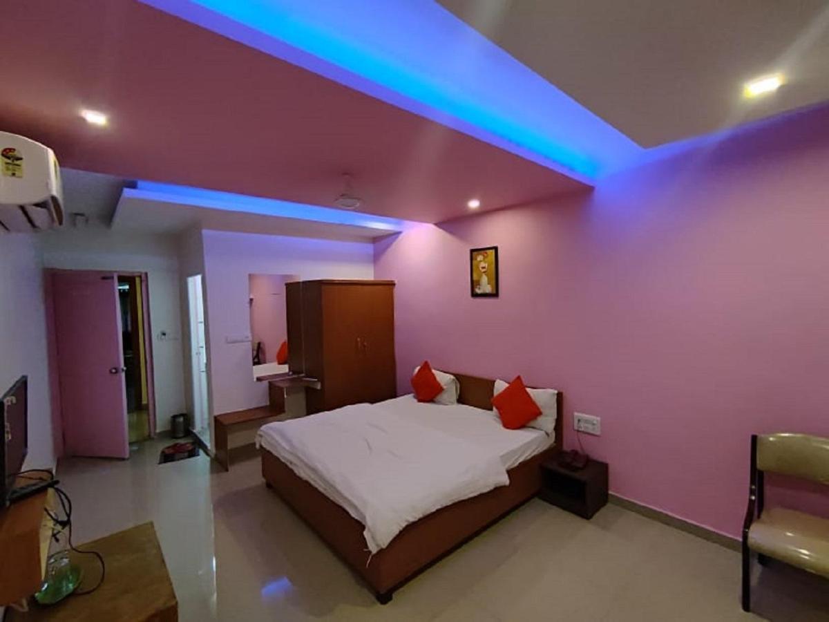Hotel Krishna Pārdi エクステリア 写真